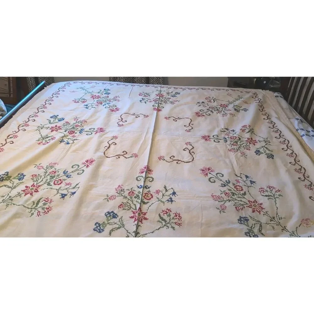 VINTAGE HAND EMBROIDERED Cross Stitched Crochet With Lace Bed Spread Cover